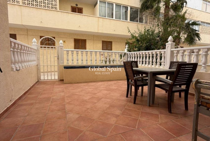 Resale - APARTMENT -
ORIHUELA COSTA - La Regia