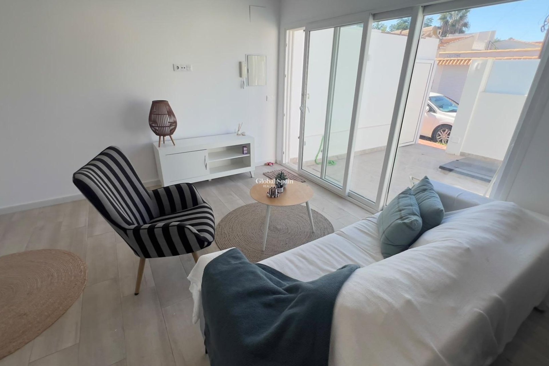 Resale - APARTMENT -
ORIHUELA COSTA - La Regia