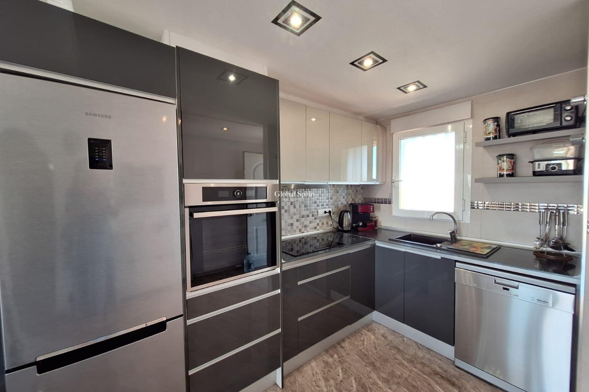 Resale - APARTMENT -
ORIHUELA COSTA - La Zenia