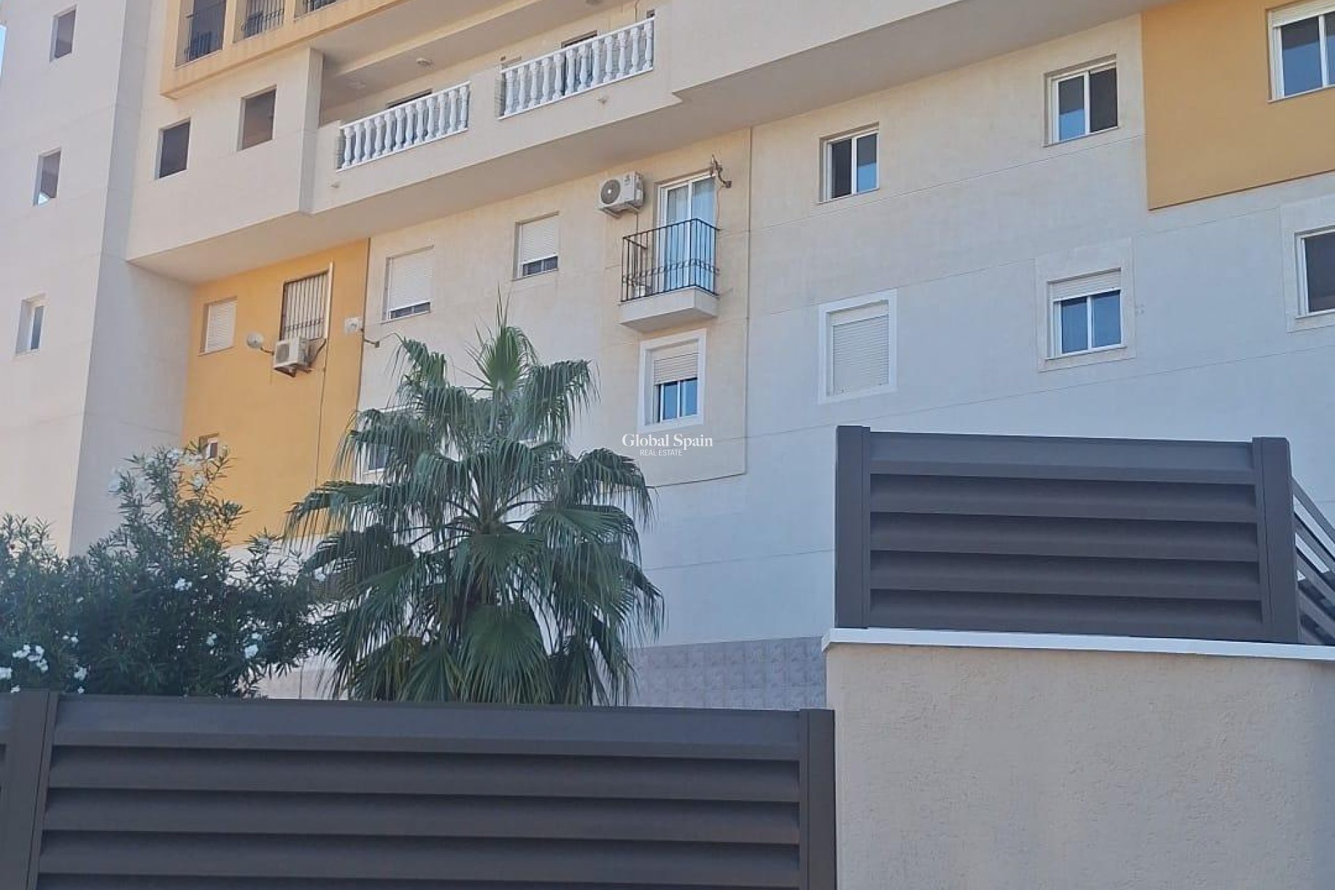 Resale - APARTMENT -
ORIHUELA COSTA - La Zenia