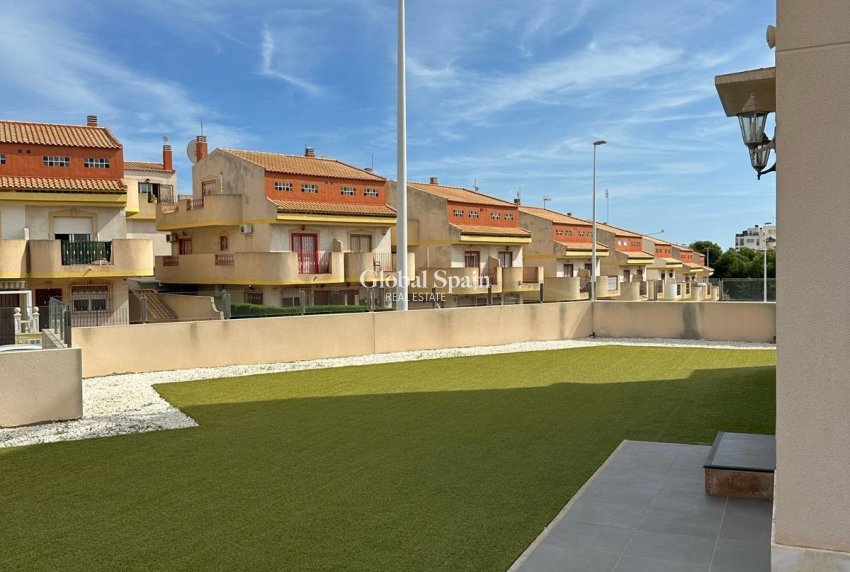 Resale - APARTMENT -
ORIHUELA COSTA - La Zenia