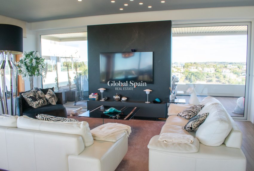 Resale - APARTMENT -
ORIHUELA COSTA - LAS COLINAS GOLF RESORT