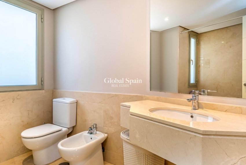 Resale - APARTMENT -
ORIHUELA COSTA - Las Colinas Golf