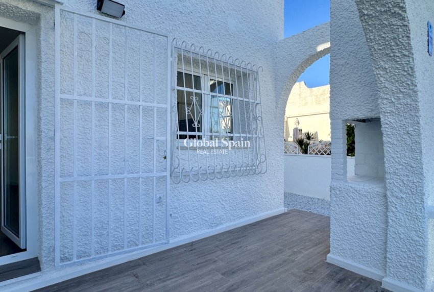 Resale - APARTMENT -
ORIHUELA COSTA - Las Filipinas