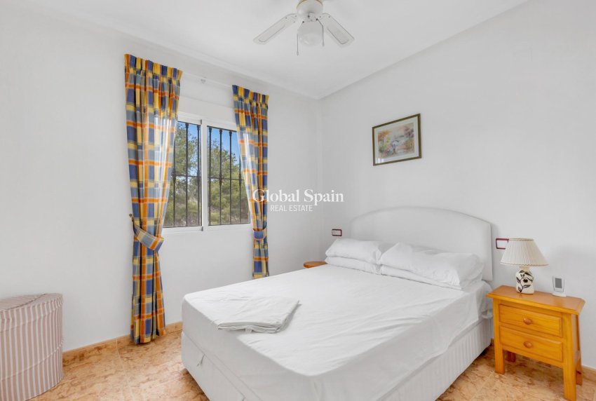 Resale - APARTMENT -
ORIHUELA COSTA - Las Filipinas