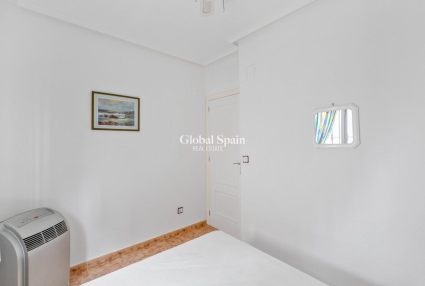 Resale - APARTMENT -
ORIHUELA COSTA - Las Filipinas