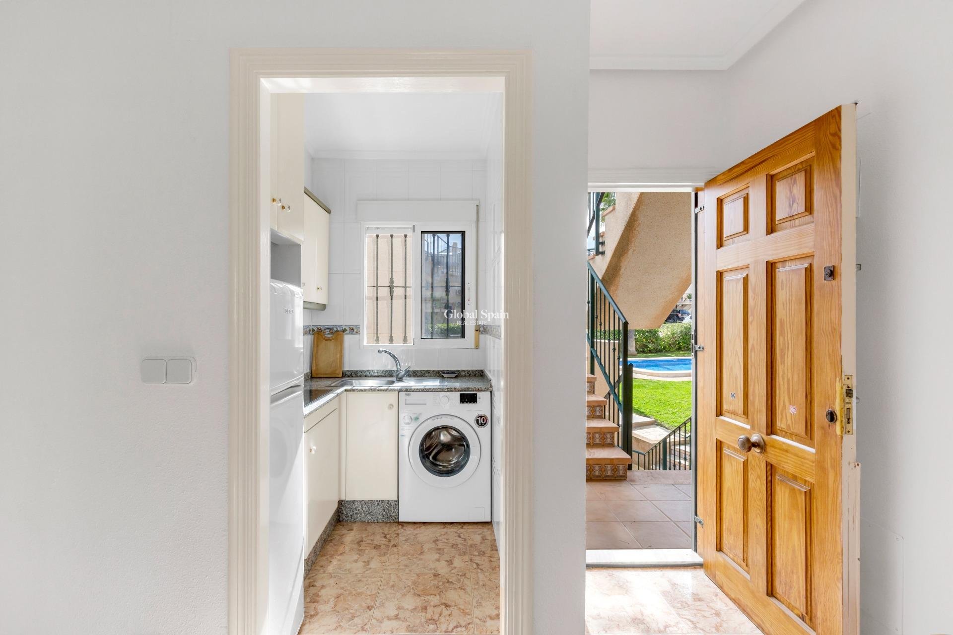 Resale - APARTMENT -
ORIHUELA COSTA - Las Filipinas