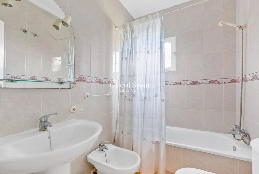 Resale - APARTMENT -
ORIHUELA COSTA - Las Filipinas