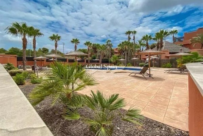 Resale - APARTMENT -
ORIHUELA COSTA - Las Filipinas