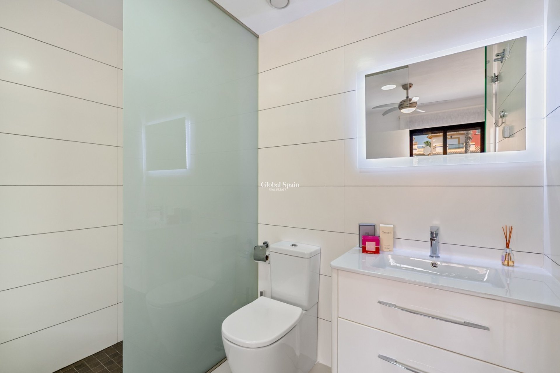 Resale - APARTMENT -
ORIHUELA COSTA - Las Filipinas