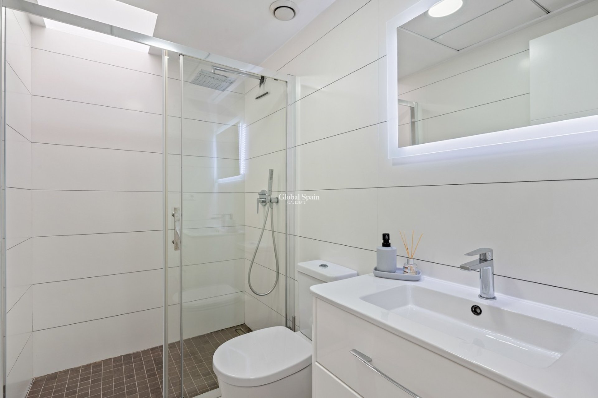 Resale - APARTMENT -
ORIHUELA COSTA - Las Filipinas