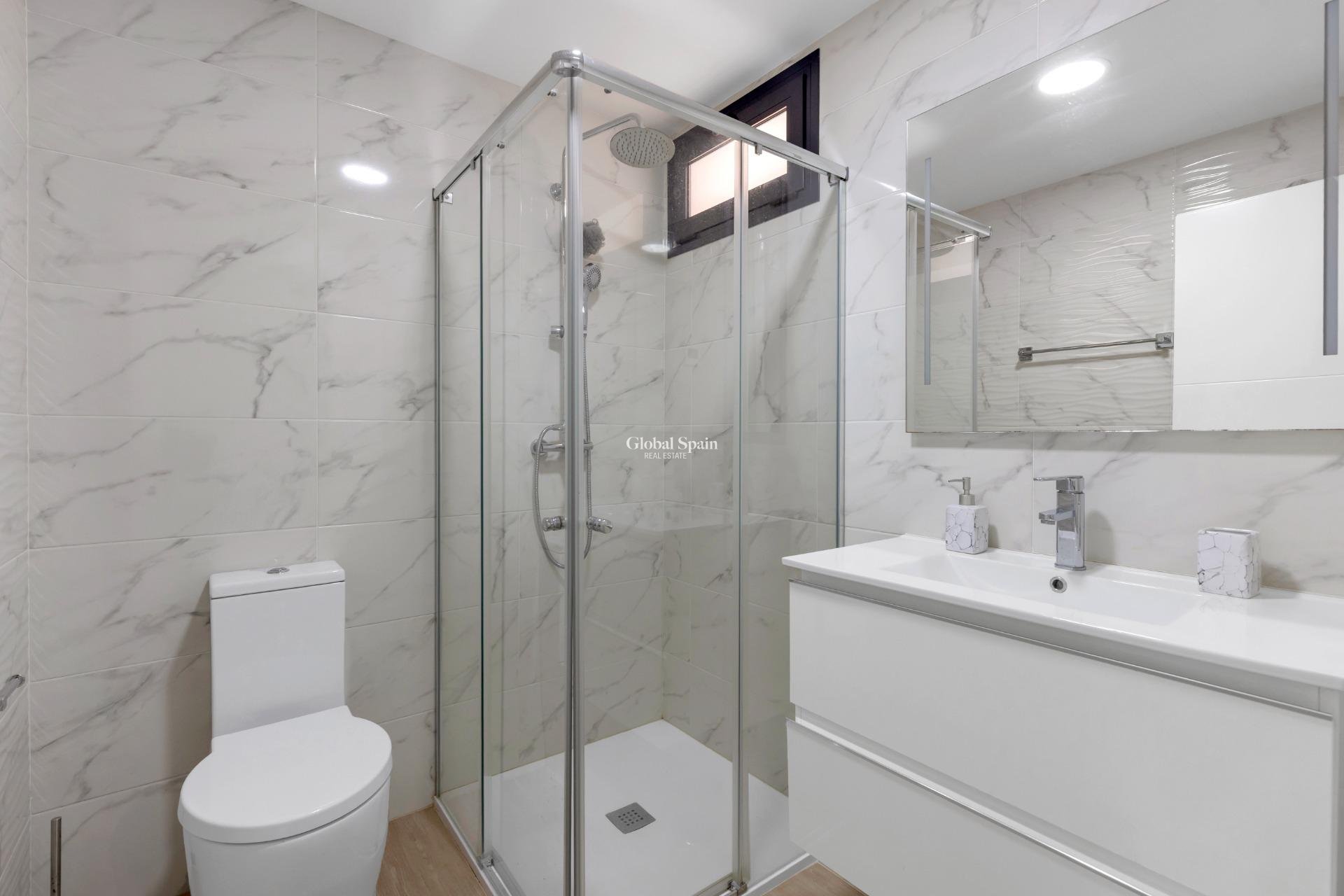 Resale - APARTMENT -
ORIHUELA COSTA - Las Filipinas