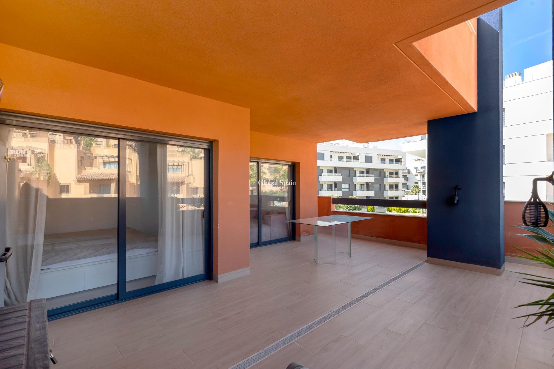 Resale - APARTMENT -
ORIHUELA COSTA - Las Filipinas