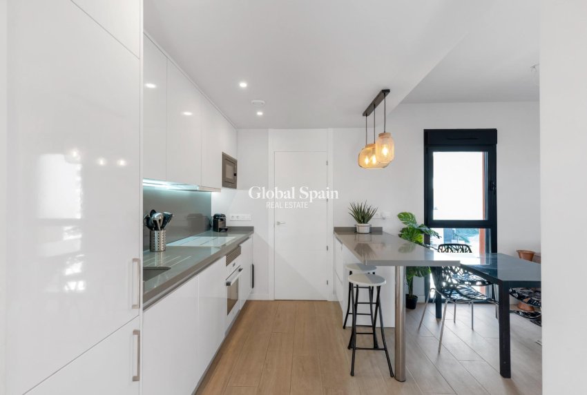 Resale - APARTMENT -
ORIHUELA COSTA - Las Filipinas