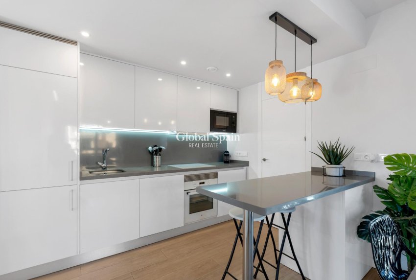 Resale - APARTMENT -
ORIHUELA COSTA - Las Filipinas