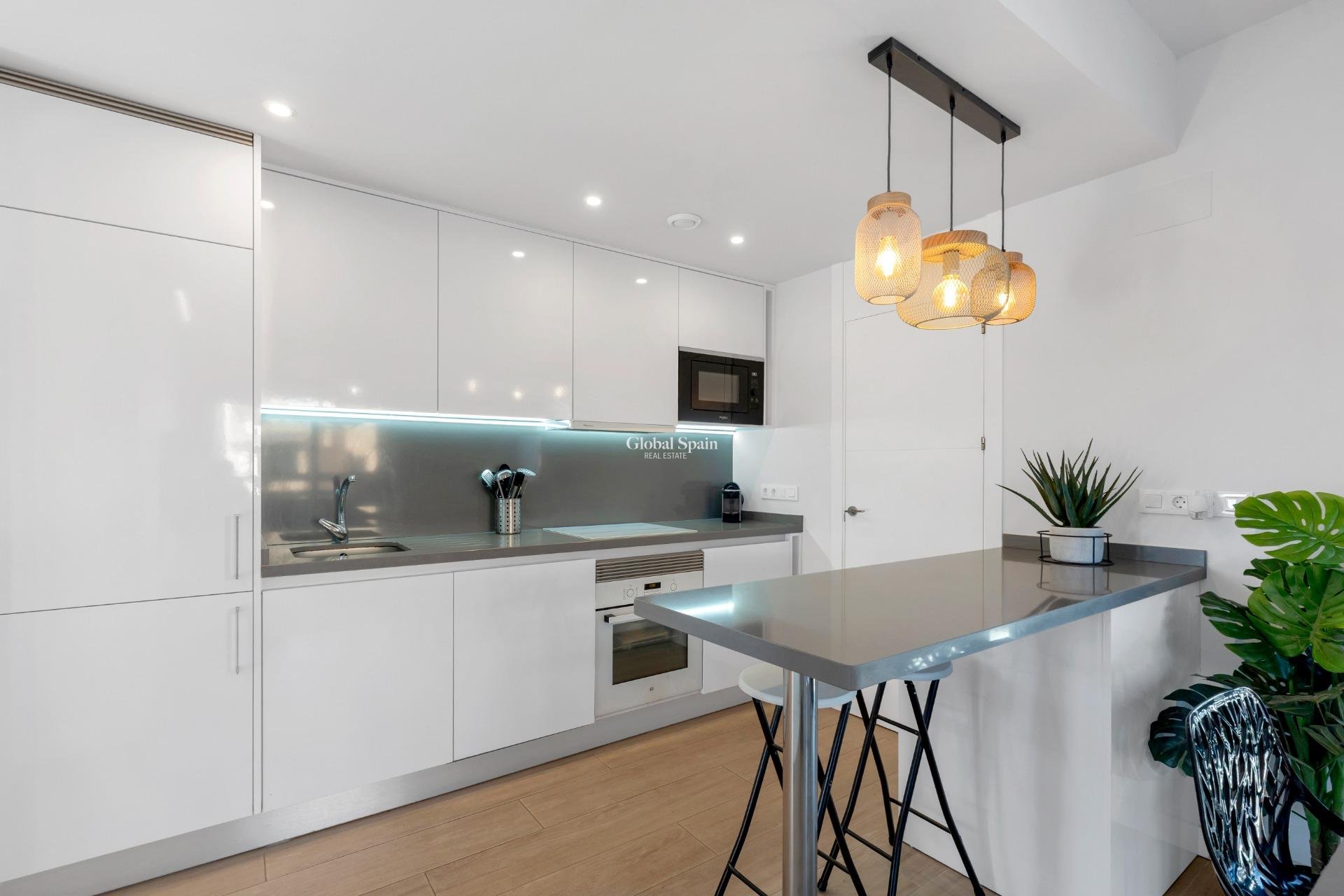 Resale - APARTMENT -
ORIHUELA COSTA - Las Filipinas