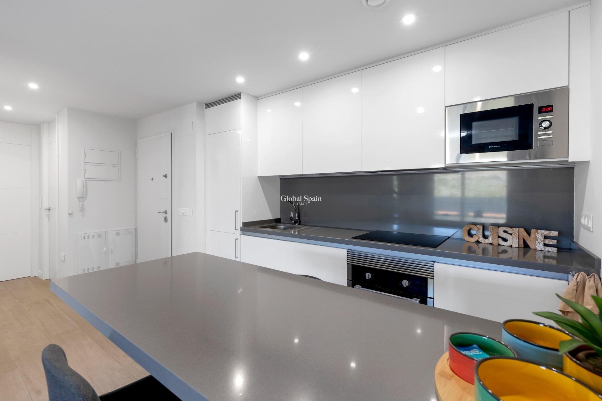 Resale - APARTMENT -
ORIHUELA COSTA - Las Filipinas