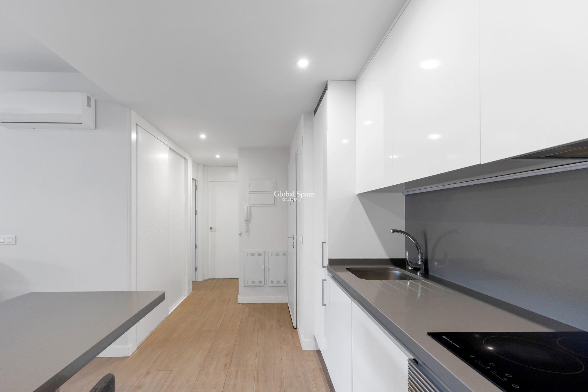 Resale - APARTMENT -
ORIHUELA COSTA - Las Filipinas