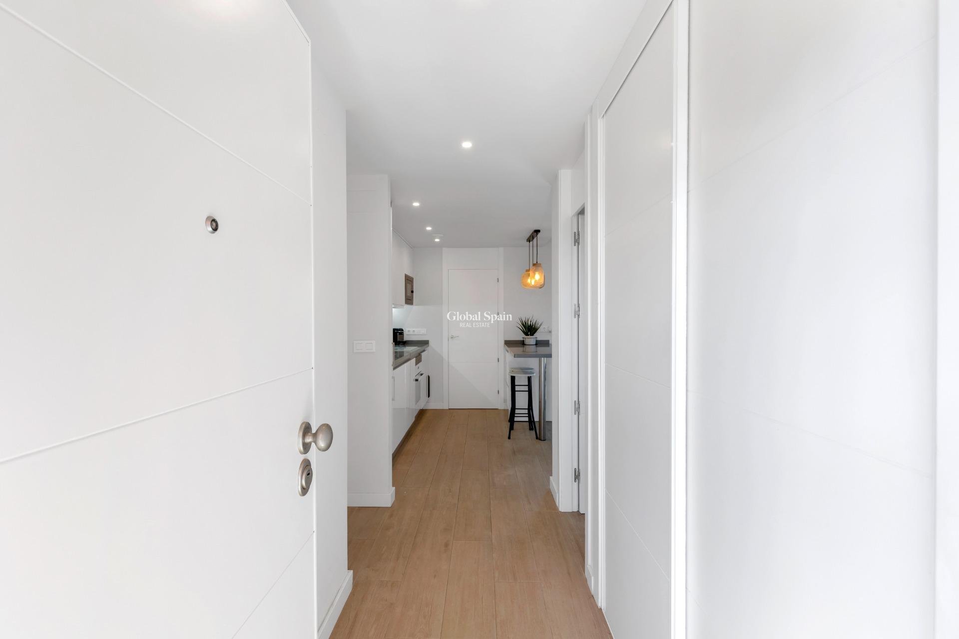 Resale - APARTMENT -
ORIHUELA COSTA - Las Filipinas