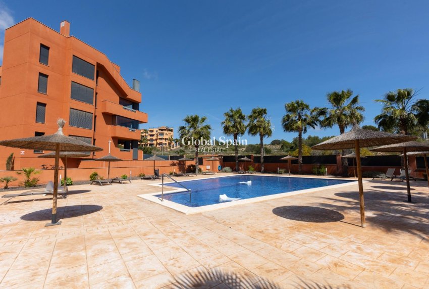 Resale - APARTMENT -
ORIHUELA COSTA - Las Filipinas