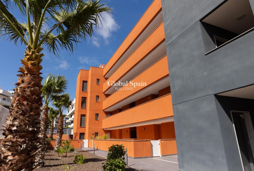 Resale - APARTMENT -
ORIHUELA COSTA - Las Filipinas
