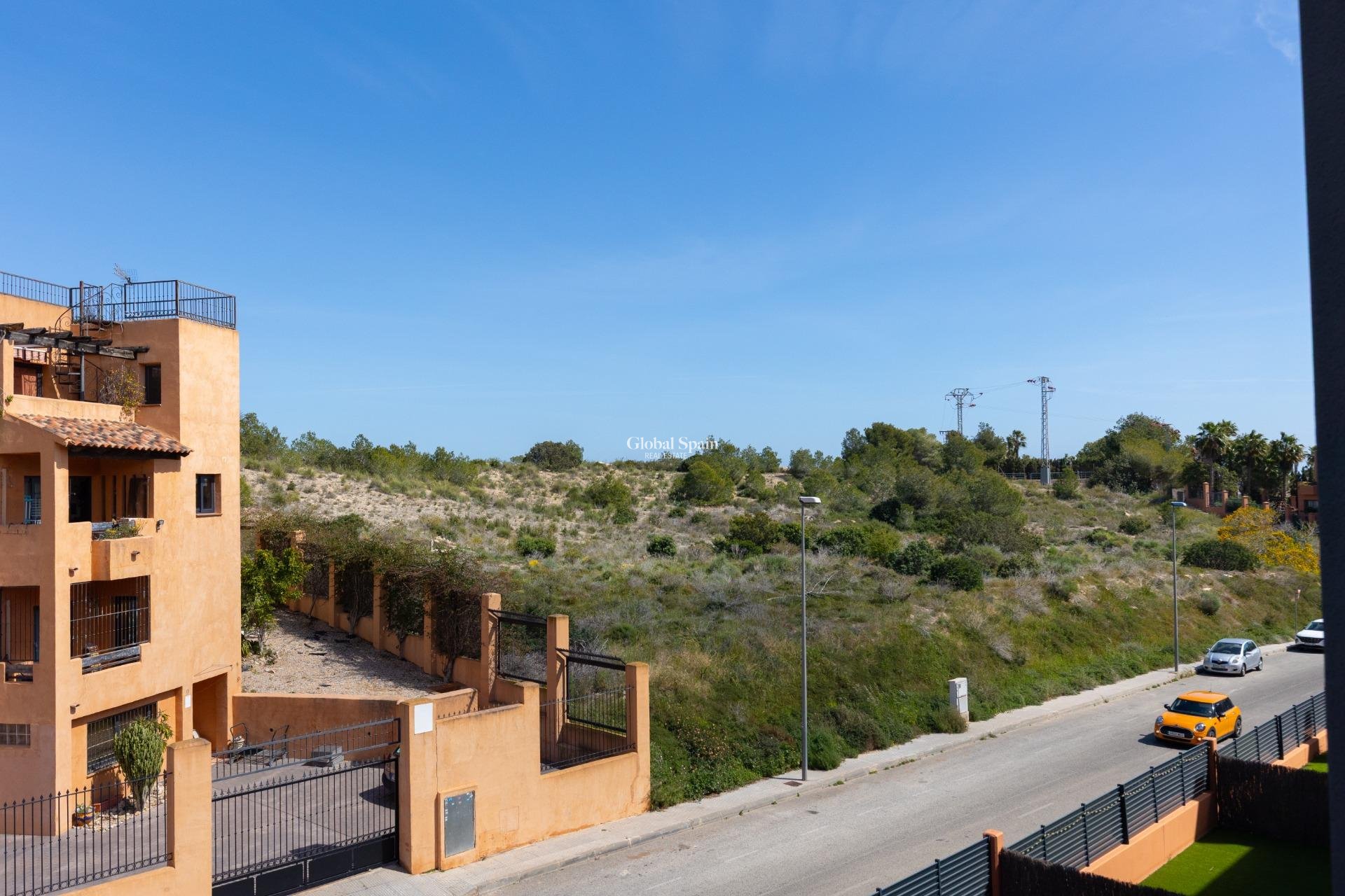 Resale - APARTMENT -
ORIHUELA COSTA - Las Filipinas