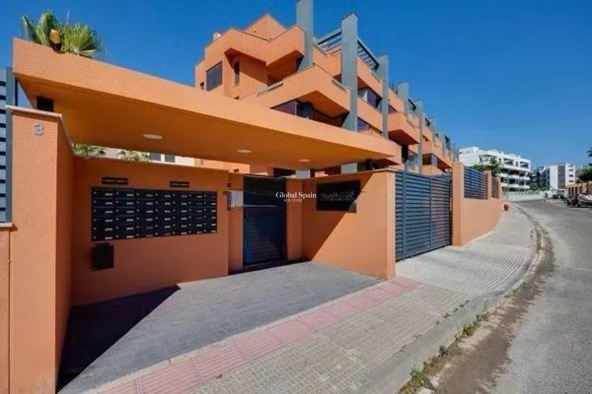 Resale - APARTMENT -
ORIHUELA COSTA - Las Filipinas