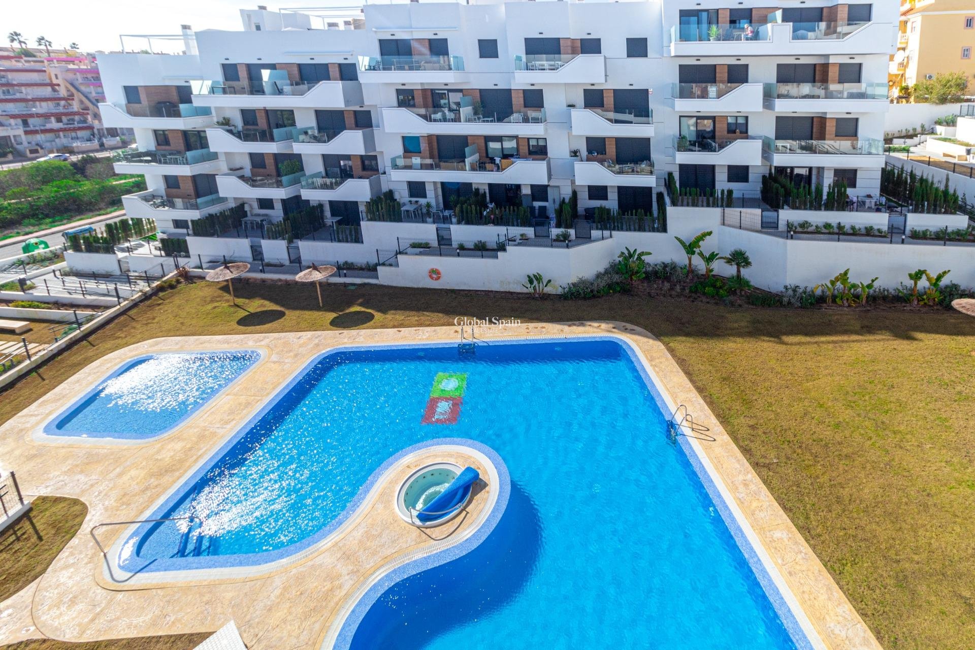 Resale - APARTMENT -
ORIHUELA COSTA - Las Filipinas