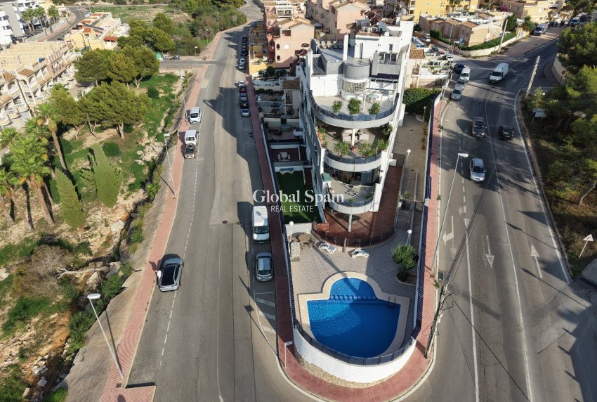 Resale - APARTMENT -
ORIHUELA COSTA - Las Filipinas