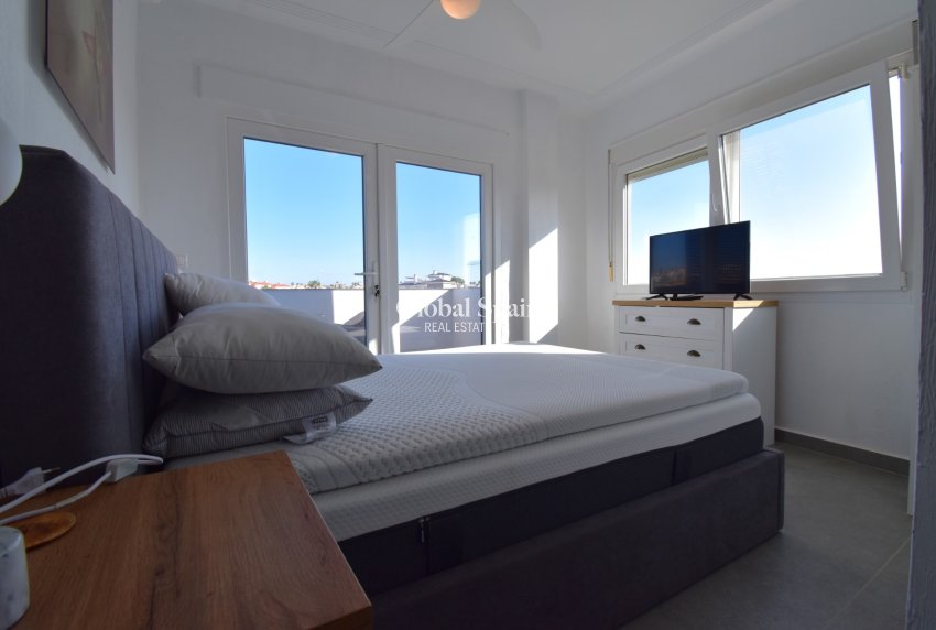 Resale - APARTMENT -
ORIHUELA COSTA - Las Filipinas