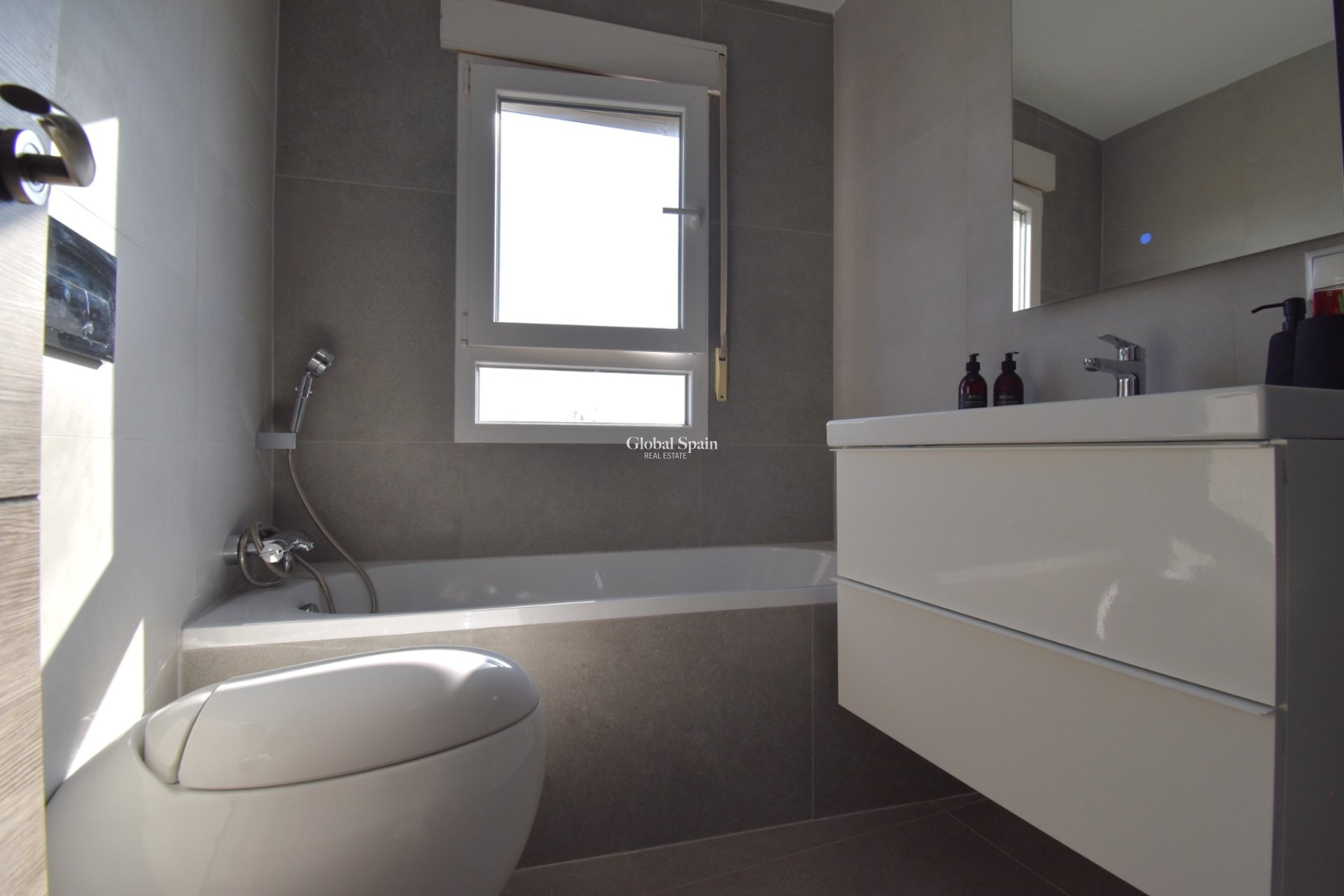Resale - APARTMENT -
ORIHUELA COSTA - Las Filipinas