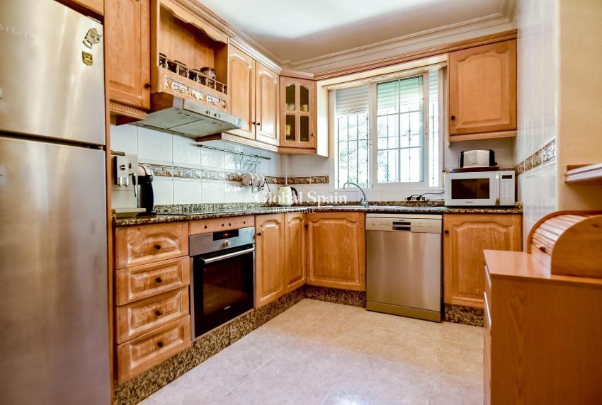 Resale - APARTMENT -
ORIHUELA COSTA - Las Filipinas