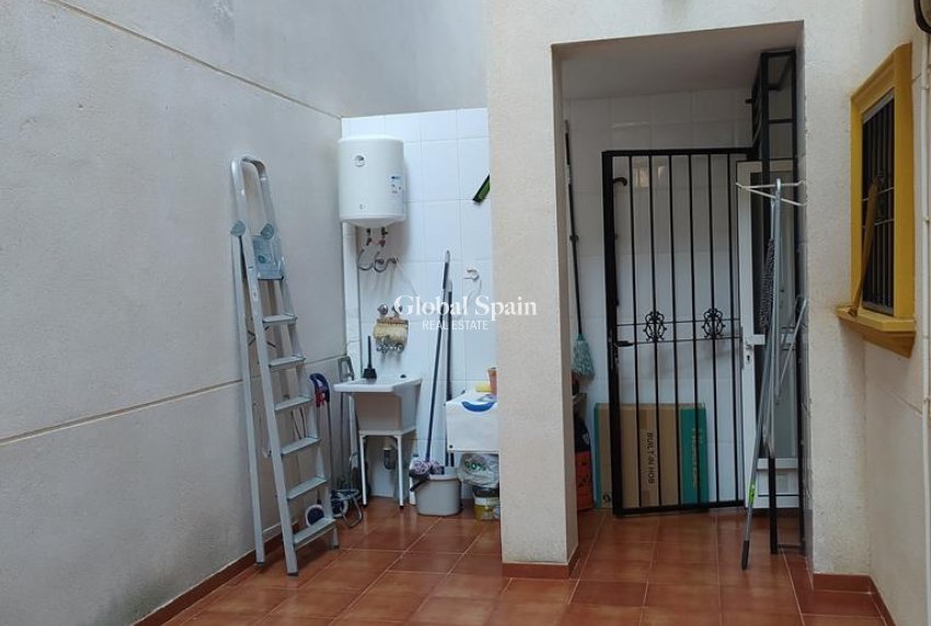 Resale - APARTMENT -
ORIHUELA COSTA - LOMAS CABO ROIG