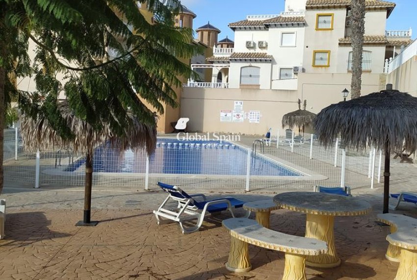 Resale - APARTMENT -
ORIHUELA COSTA - LOMAS CABO ROIG