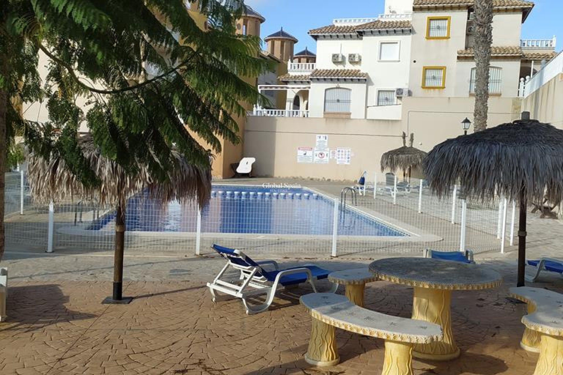 Resale - APARTMENT -
ORIHUELA COSTA - LOMAS CABO ROIG