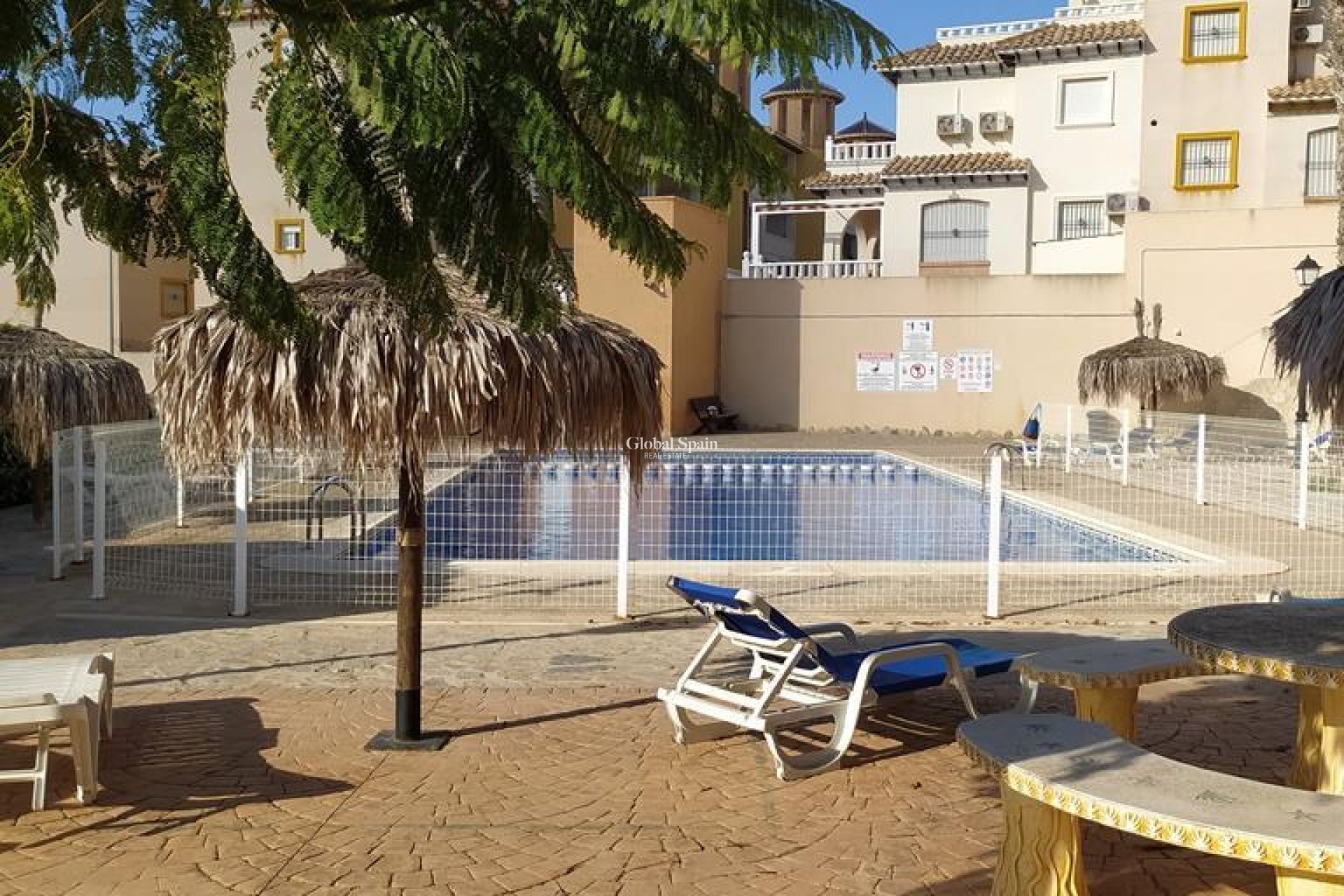 Resale - APARTMENT -
ORIHUELA COSTA - LOMAS CABO ROIG