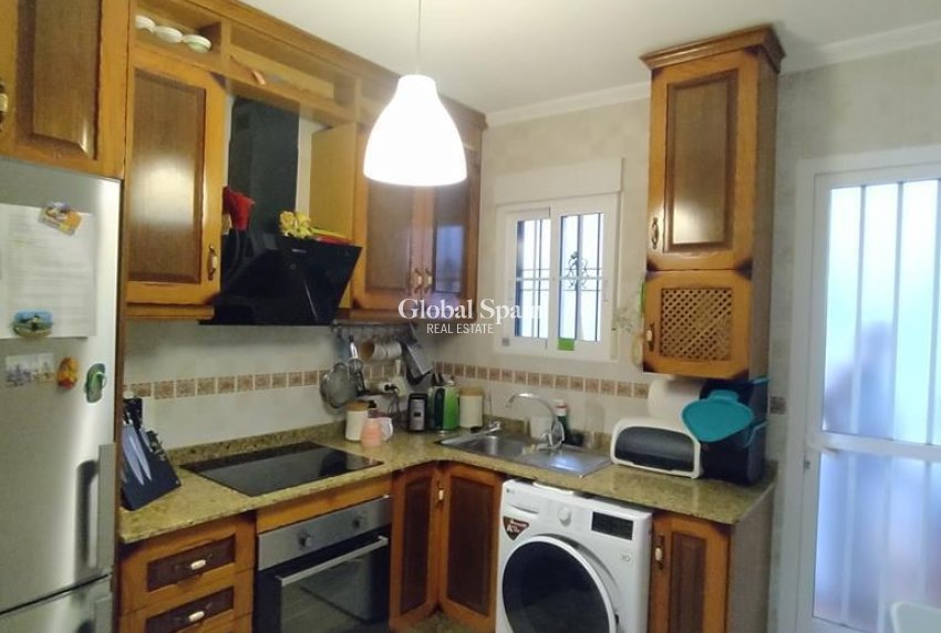 Resale - APARTMENT -
ORIHUELA COSTA - LOMAS CABO ROIG