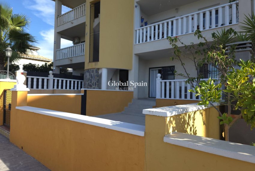 Resale - APARTMENT -
ORIHUELA COSTA - Lomas De Cabo Roig-los Dolses