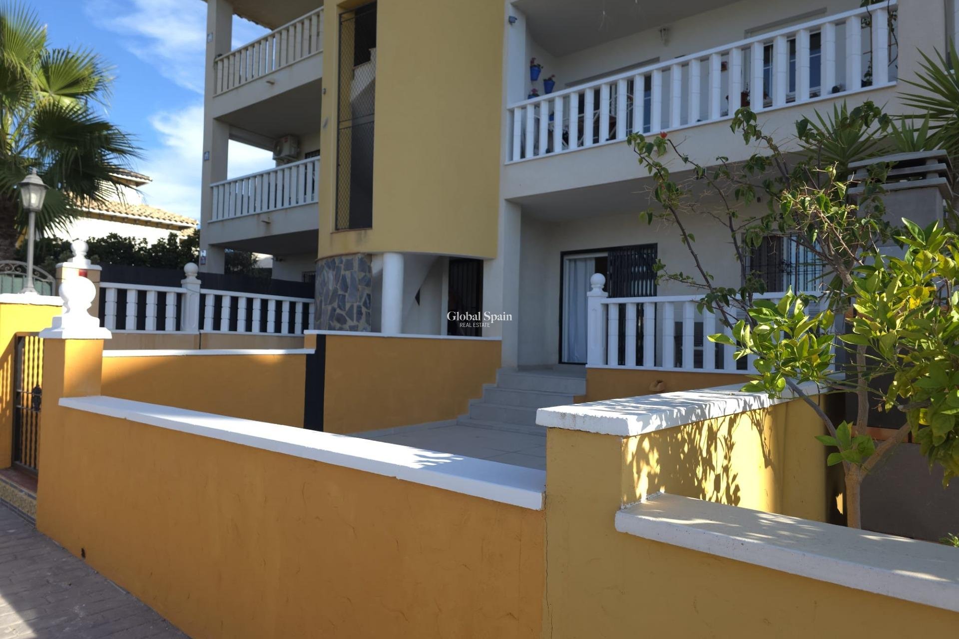 Resale - APARTMENT -
ORIHUELA COSTA - Lomas De Cabo Roig-los Dolses