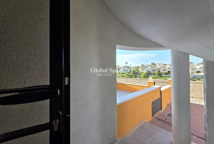 Resale - APARTMENT -
ORIHUELA COSTA - Lomas De Cabo Roig-los Dolses