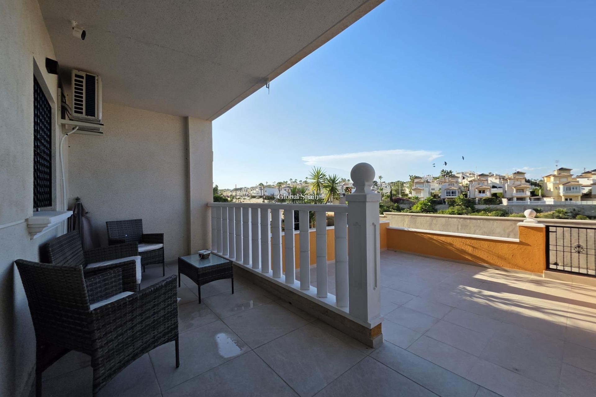 Resale - APARTMENT -
ORIHUELA COSTA - Lomas De Cabo Roig-los Dolses