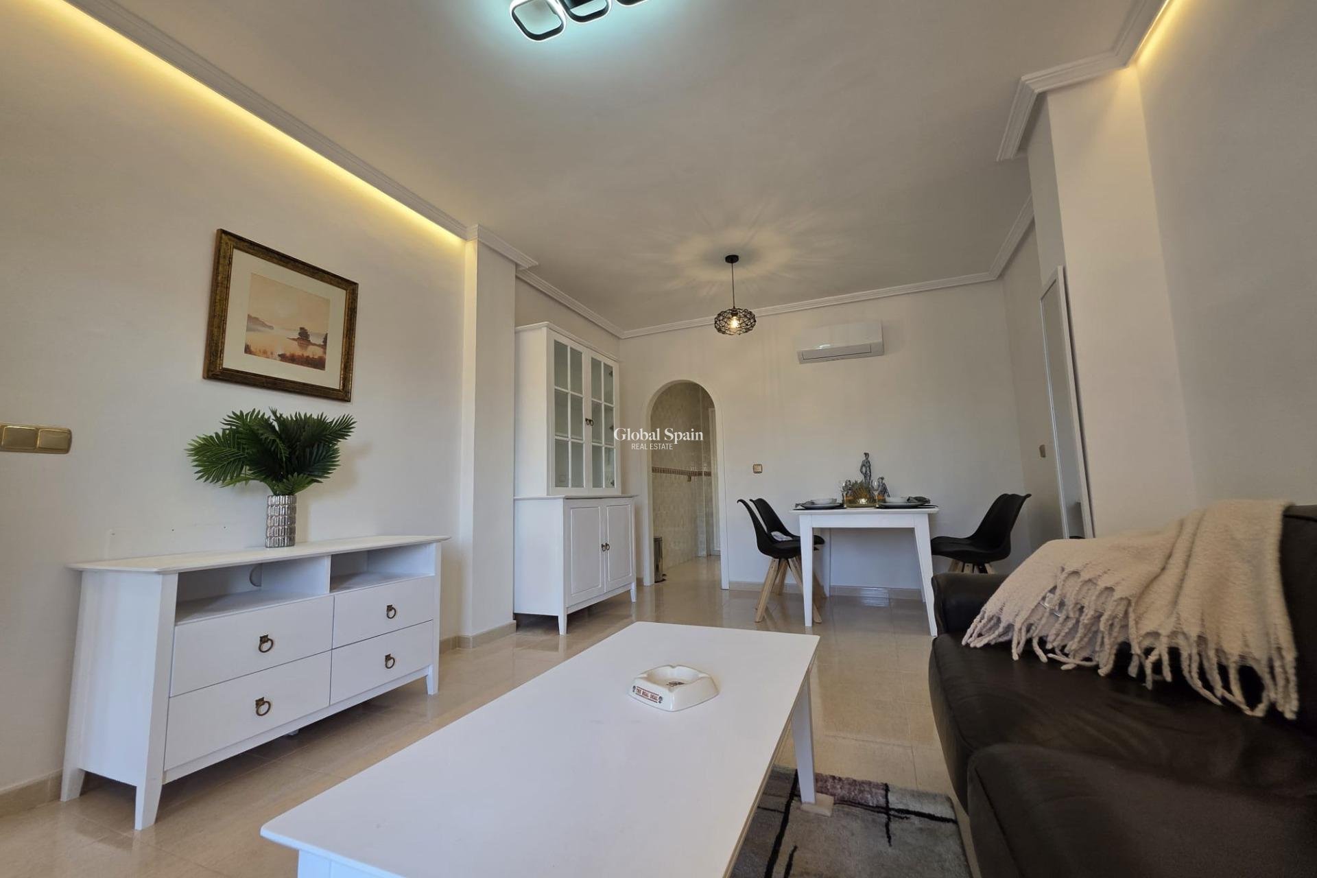 Resale - APARTMENT -
ORIHUELA COSTA - Lomas De Cabo Roig-los Dolses