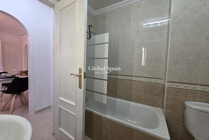 Resale - APARTMENT -
ORIHUELA COSTA - Lomas De Cabo Roig-los Dolses