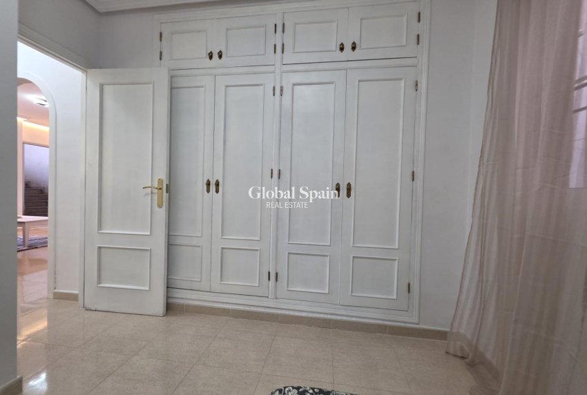 Resale - APARTMENT -
ORIHUELA COSTA - Lomas De Cabo Roig-los Dolses