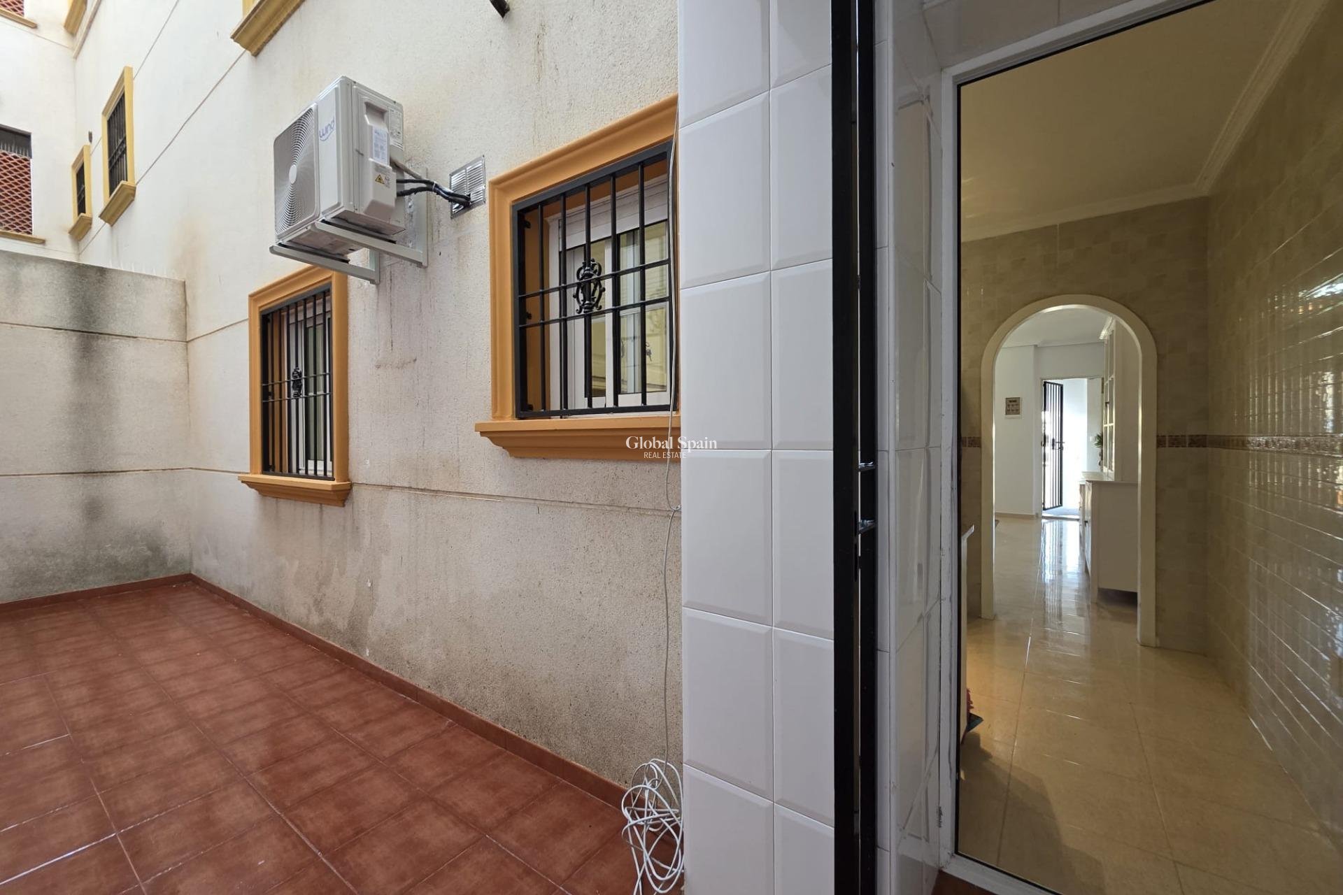 Resale - APARTMENT -
ORIHUELA COSTA - Lomas De Cabo Roig-los Dolses