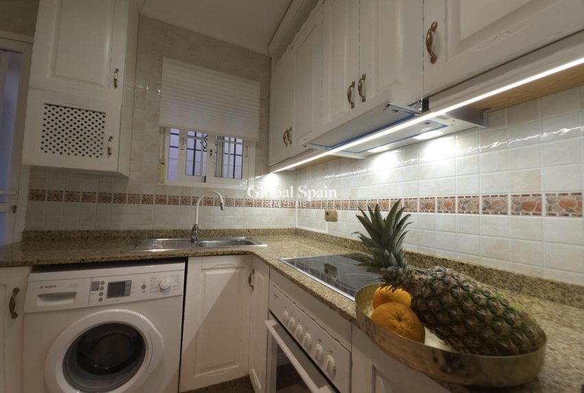 Resale - APARTMENT -
ORIHUELA COSTA - Lomas De Cabo Roig-los Dolses