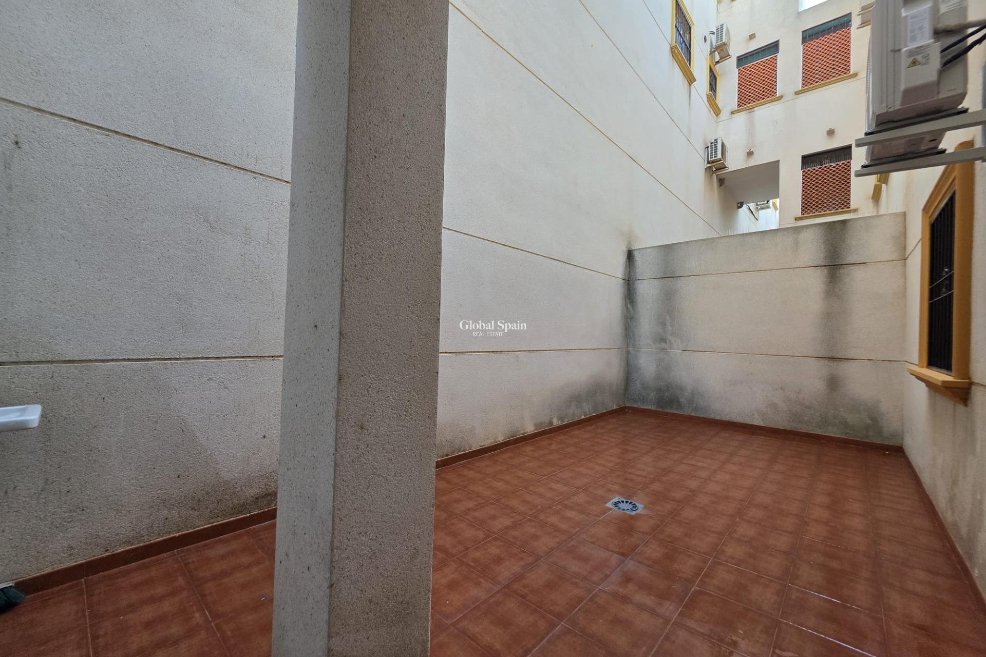 Resale - APARTMENT -
ORIHUELA COSTA - Lomas De Cabo Roig-los Dolses