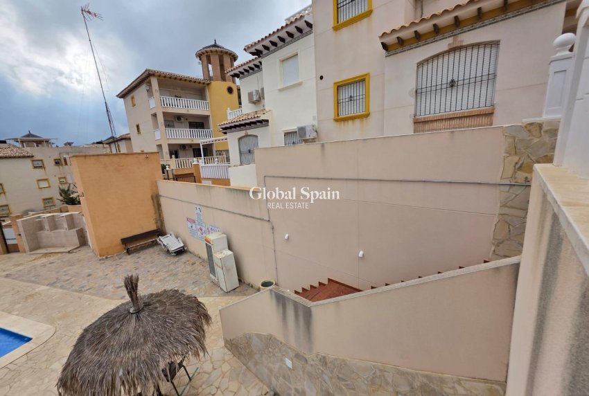 Resale - APARTMENT -
ORIHUELA COSTA - Lomas De Cabo Roig-los Dolses