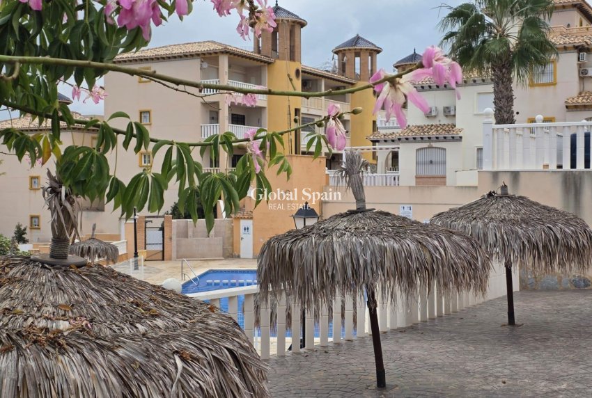 Resale - APARTMENT -
ORIHUELA COSTA - Lomas De Cabo Roig-los Dolses