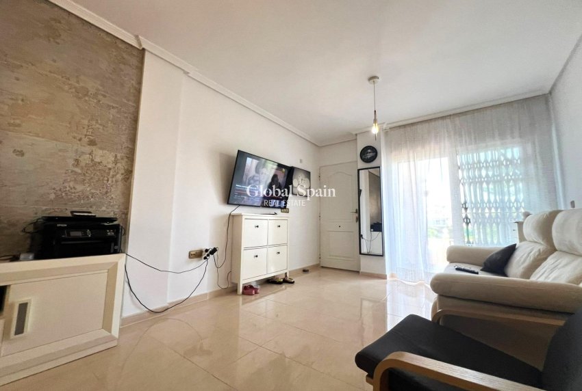 Resale - APARTMENT -
ORIHUELA COSTA - Lomas De Cabo Roig-los Dolses